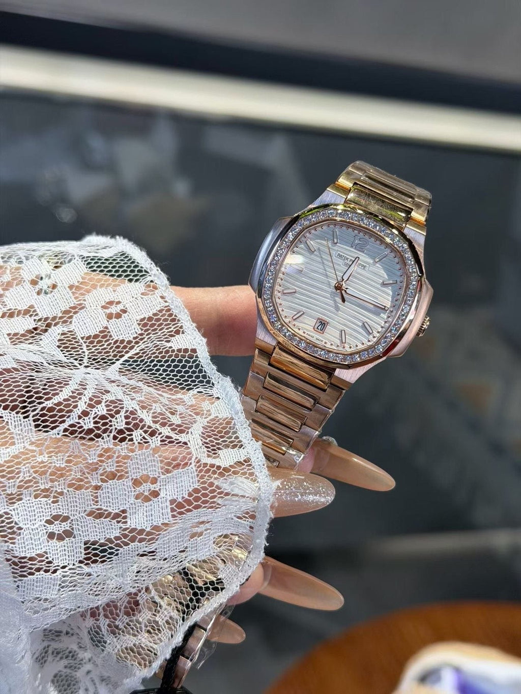Patek Philippe White Dial Bracelet Watch — model