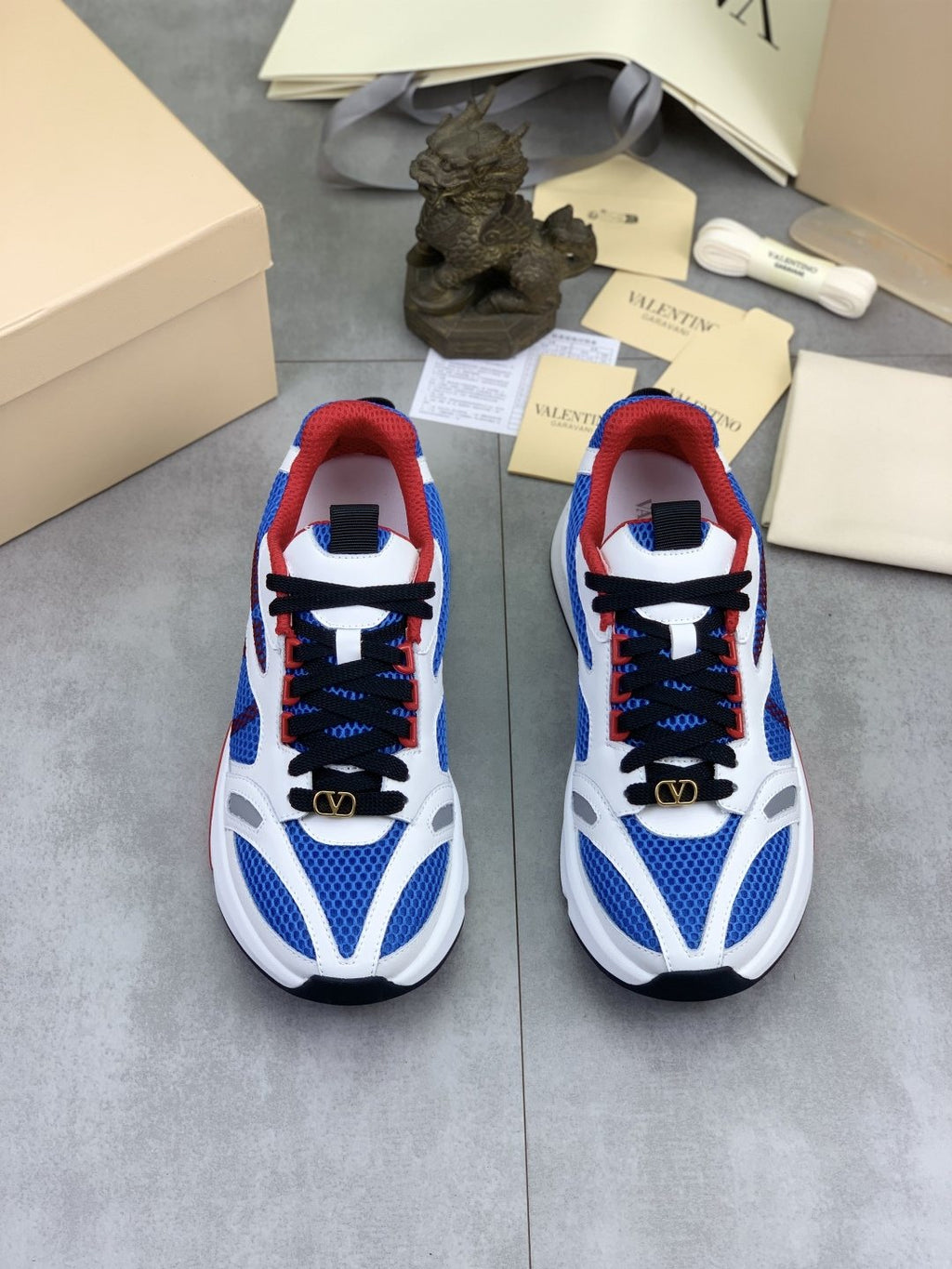 微商相册测试鞋子-Valentino Mesh Panel Sneakers — hero