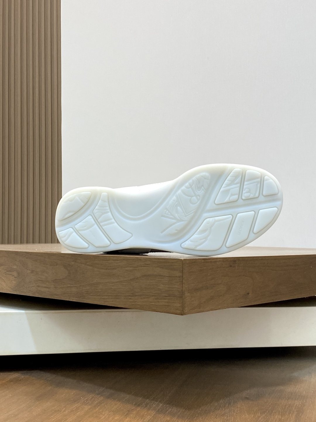 Burberry Check-Accent Low-Top Sneakers — detail