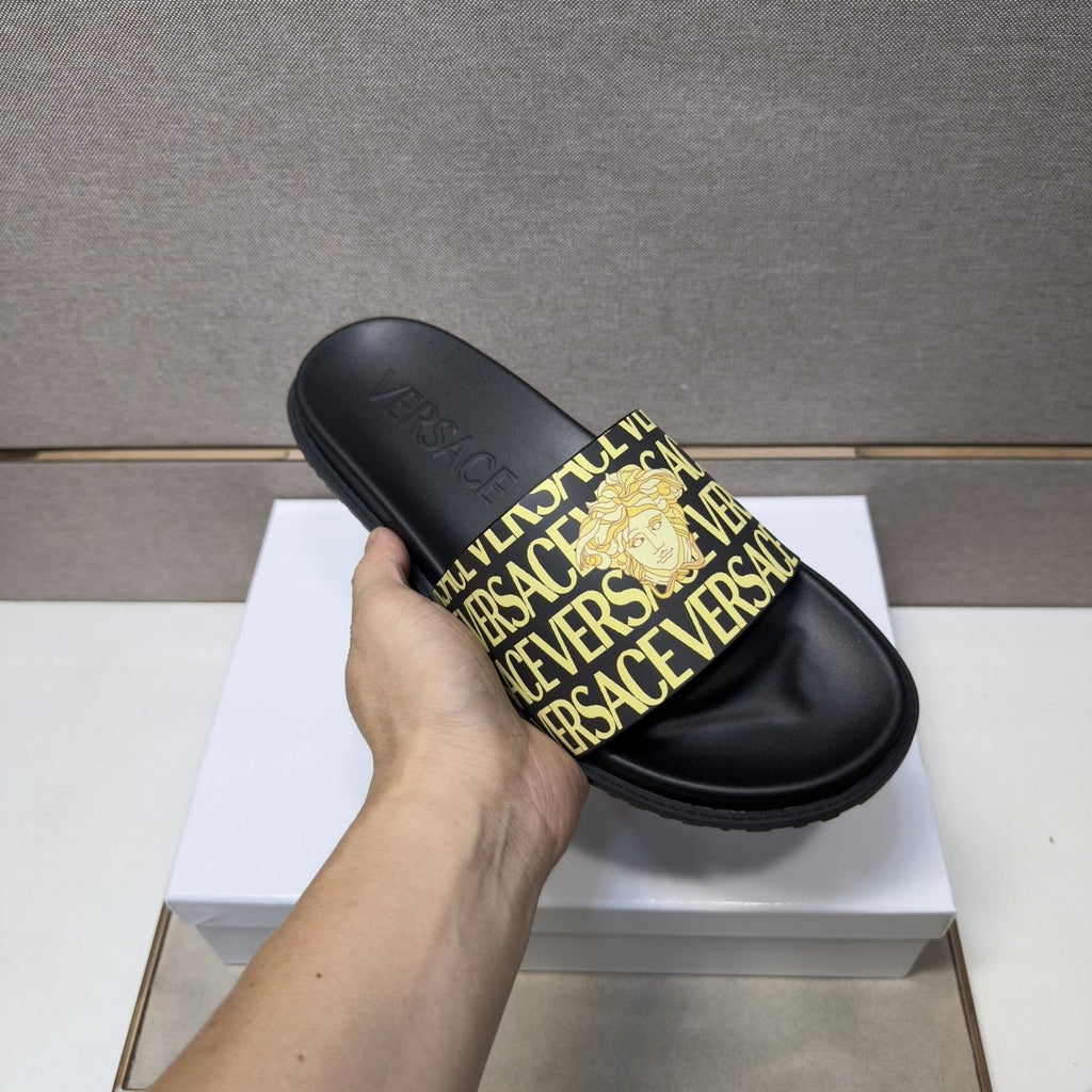 Versace Logo Print Slide Sandals — detail