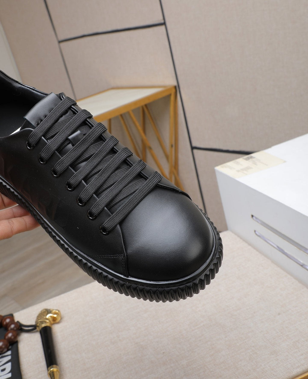 Karl Lagerfeld Embossed Logo Low-Top Sneakers — detail