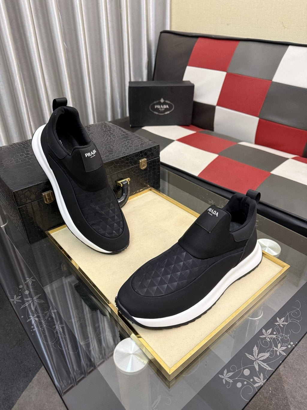 微商相册测试鞋子-Prada Black Quilted Slip-On Sneakers — hero